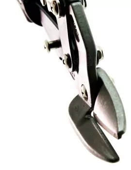 Cisaille aviation coudée